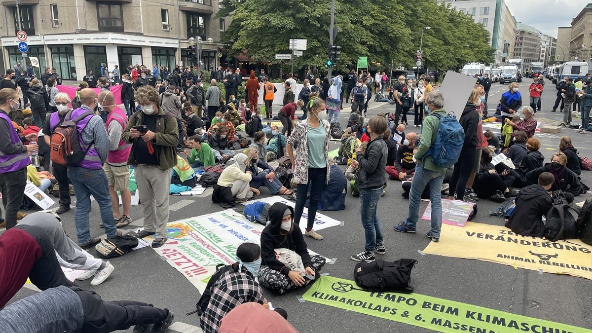 Almanya'da hükümetin iklim siyaseti protesto edildi